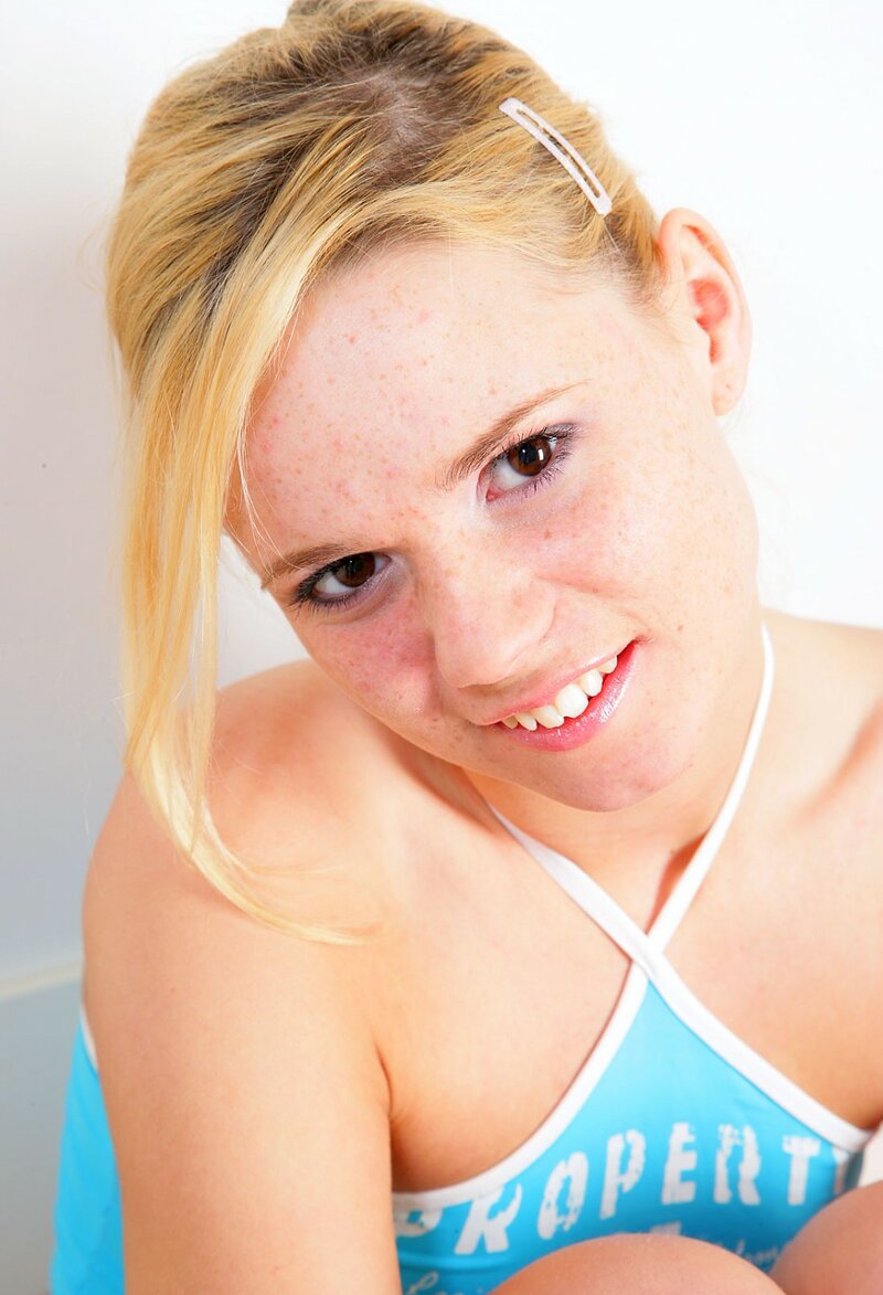 Соня, 19 лет, 2 размер груди